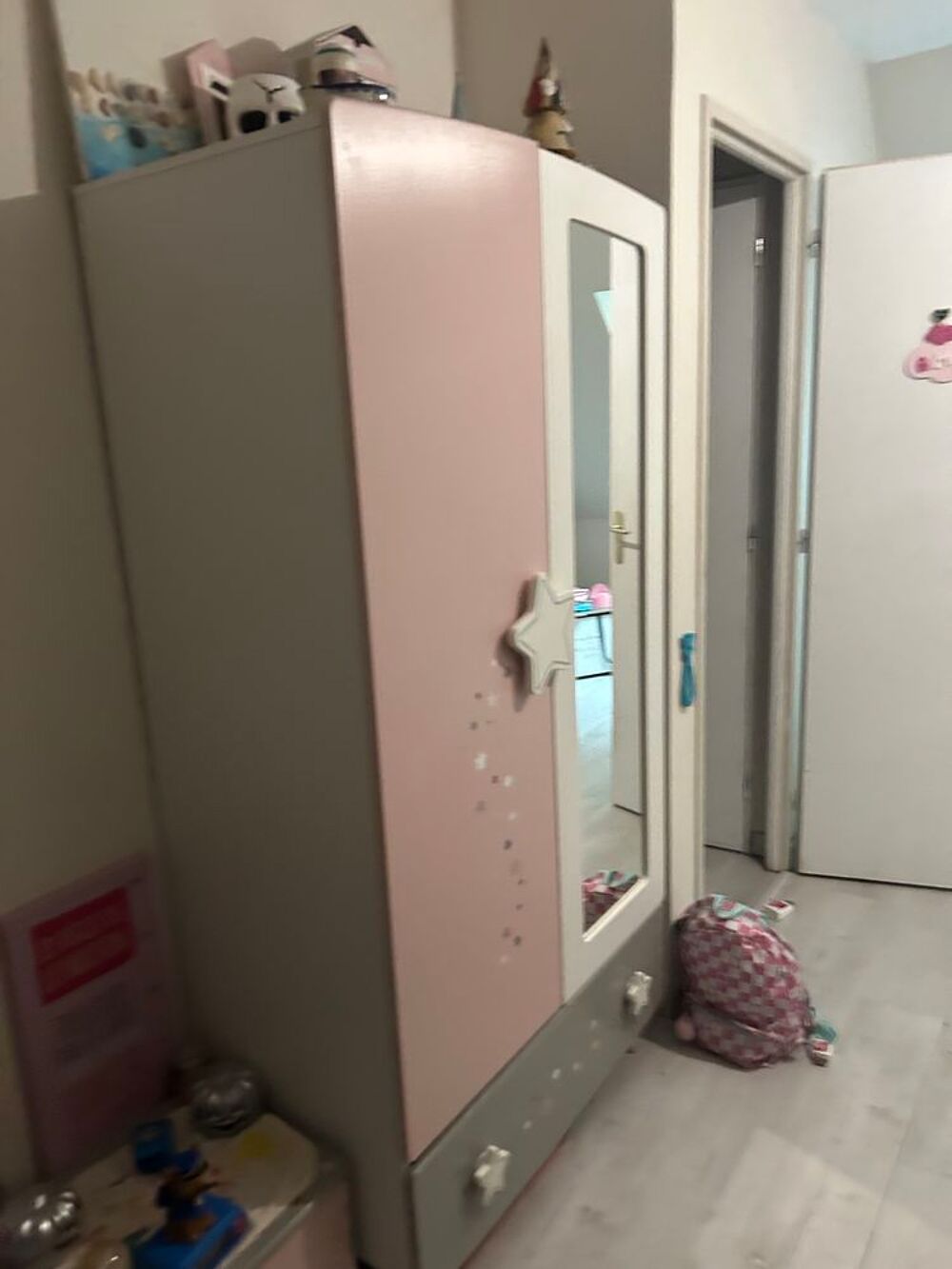 Armoire et chevet enfant Meubles