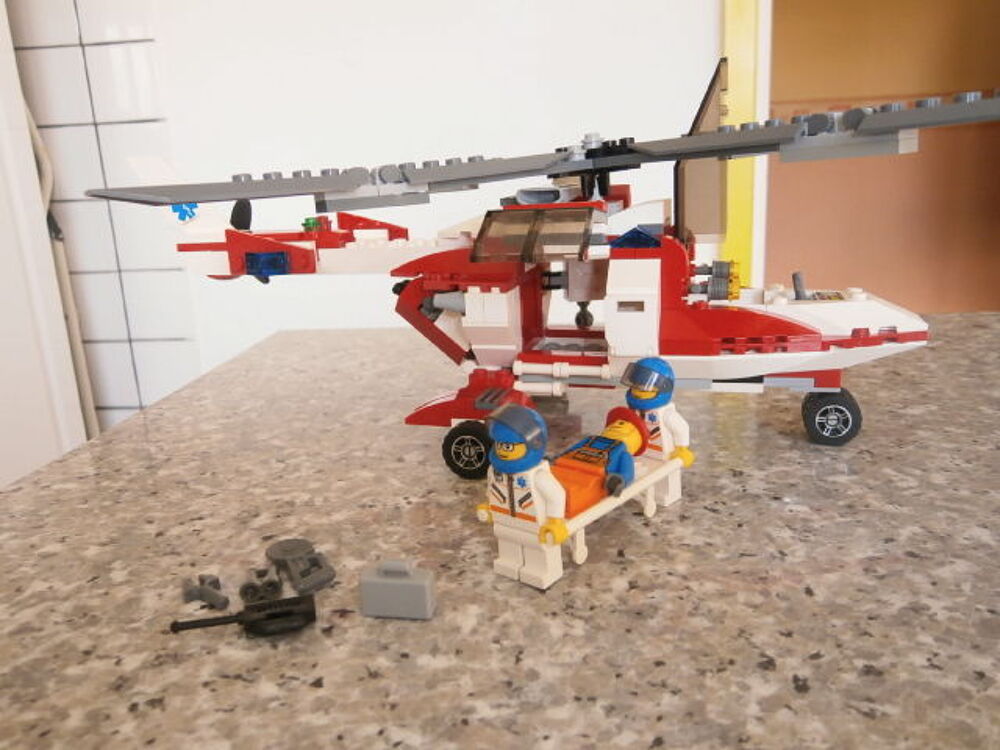 Lego city h&eacute;licopt&egrave;re de secours complet (ref : 7903) Jeux / jouets