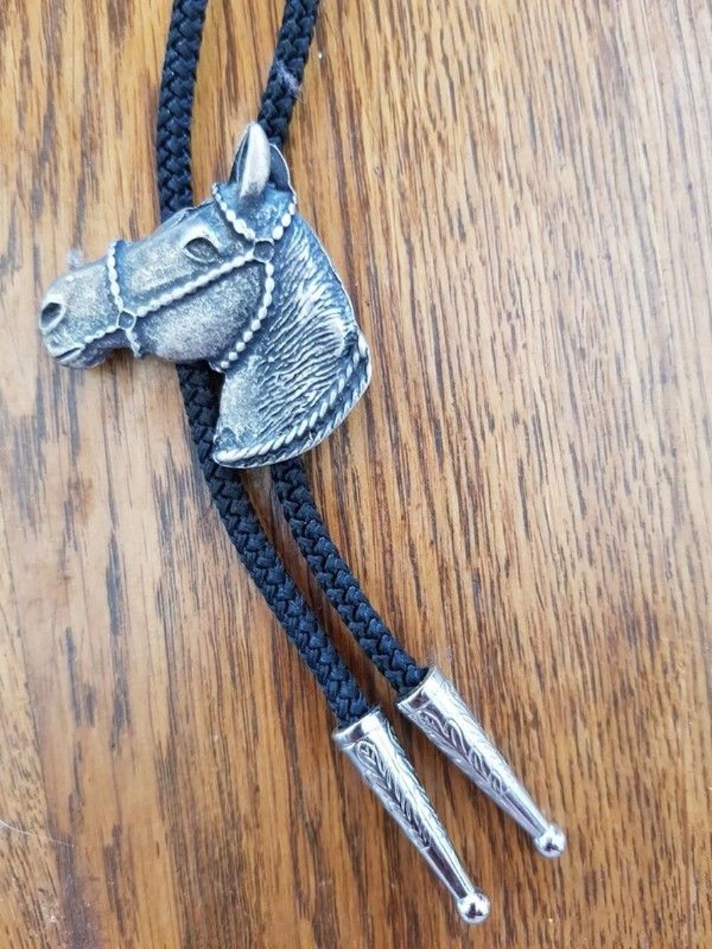 Cravate r&eacute;glable tete de cheval neuve 71 cm 5 e Bijoux et montres