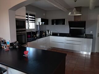  Villa  vendre 9 pices 204 m