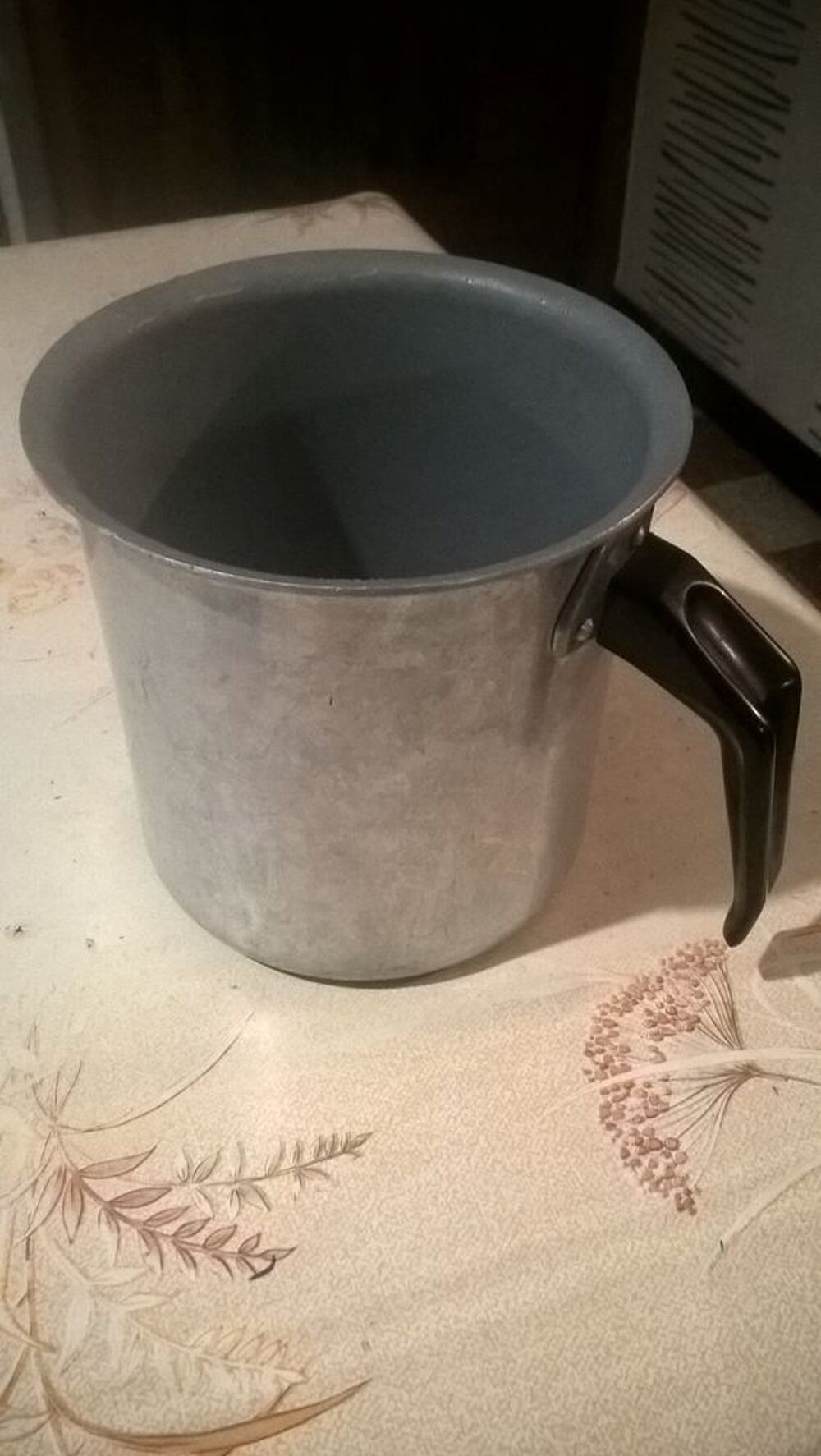 Ancien pichet/pot &aacute; lait. Cuisine