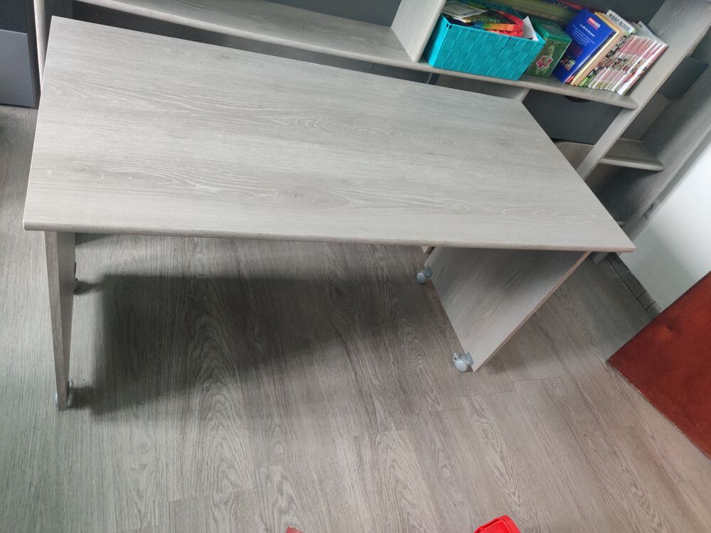 Lit bureau avec matelas et armoire Mobilier enfants