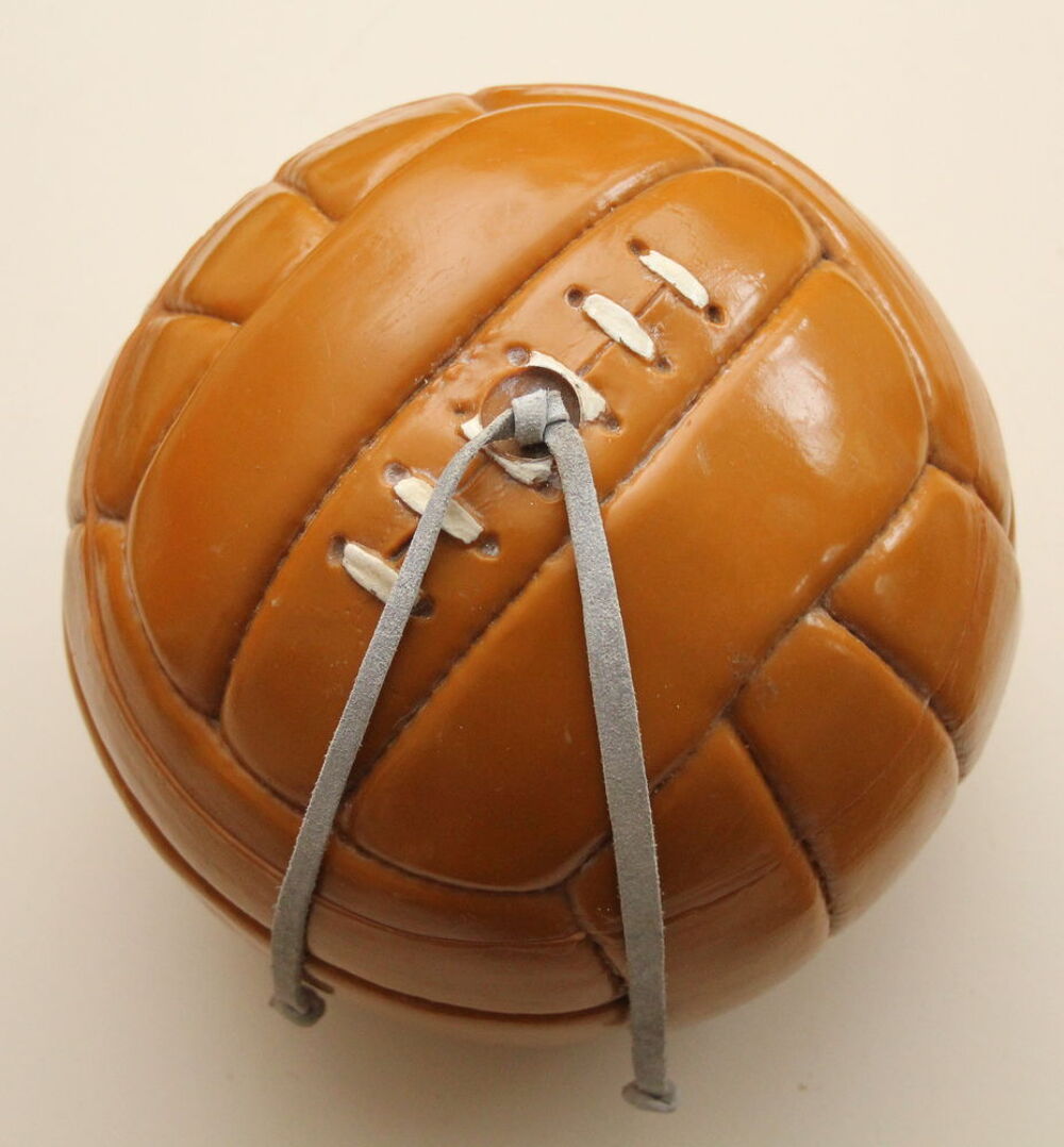 Bac a gla&ccedil;ons - vide poche ballon de foot vintage 70 Décoration