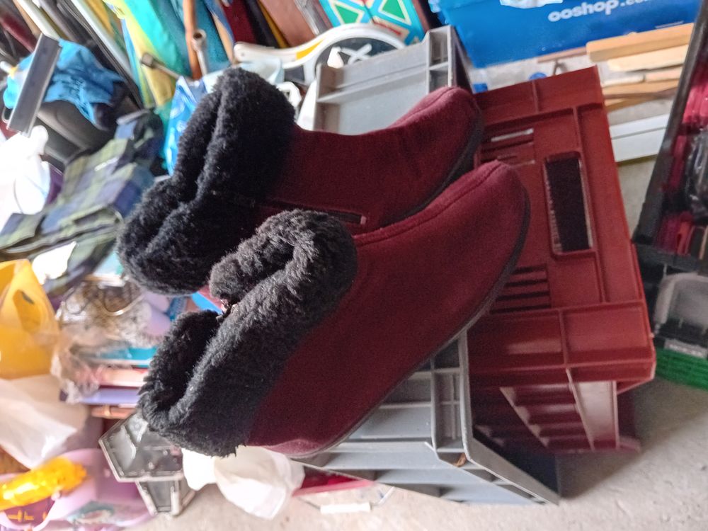 Plus de 80 Paires de Chaussures, Bottes,etc... Chaussures