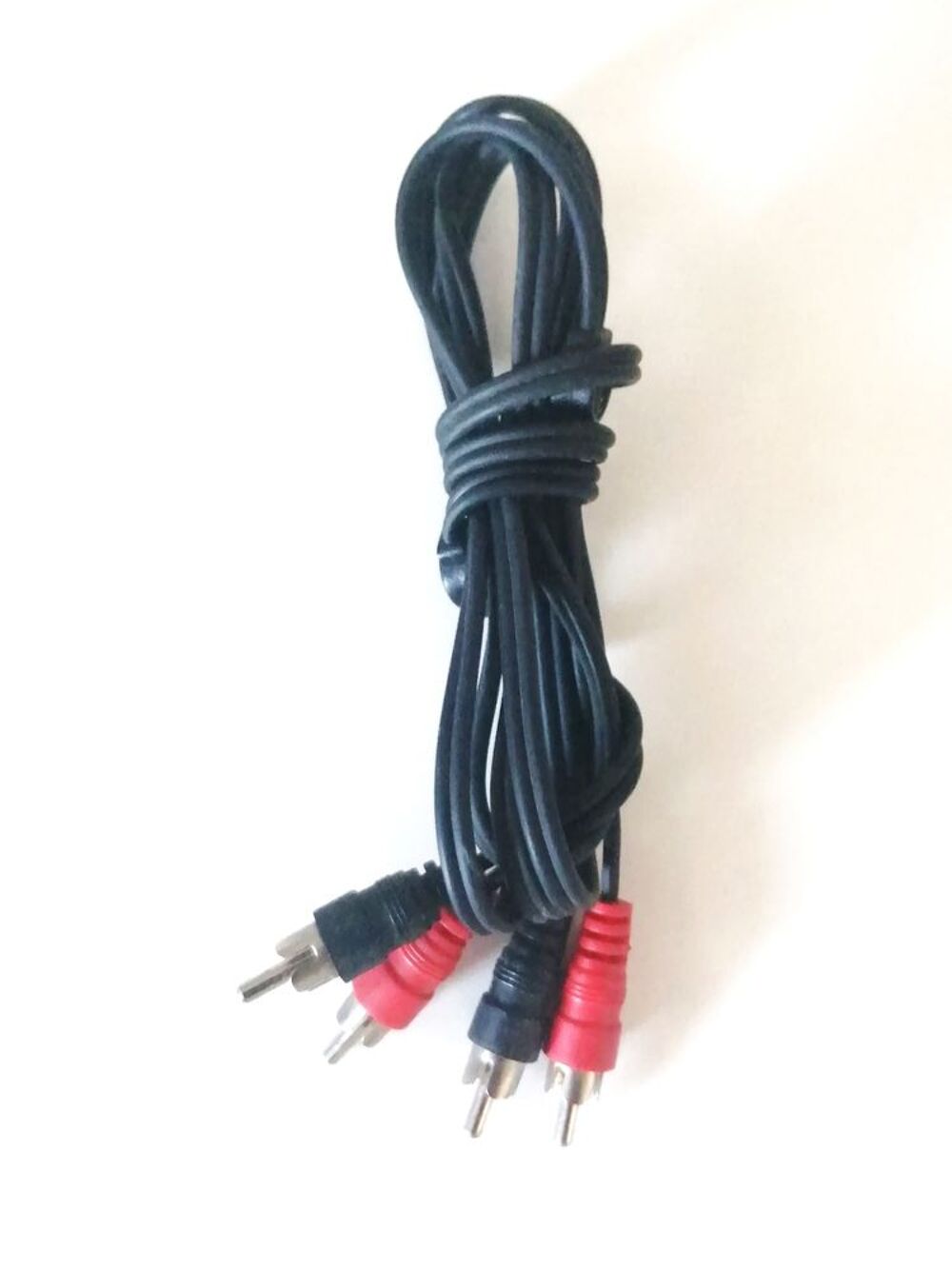C&acirc;ble audio RCA st&eacute;r&eacute;o (connecteurs m&acirc;les/m&acirc;les-Rouge/Noir) Audio et hifi