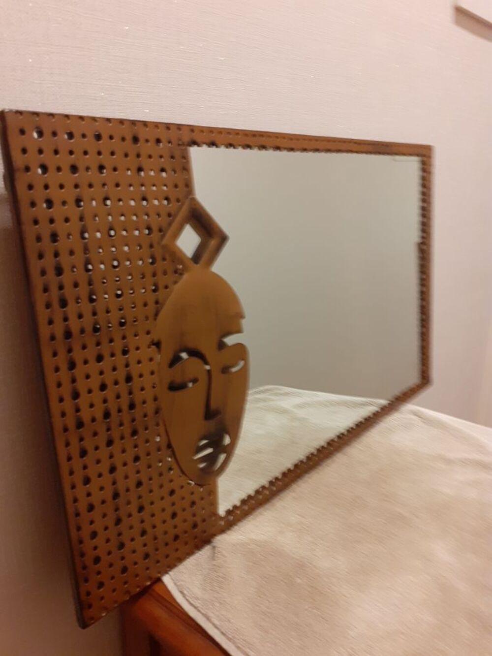 miroir encadrement m&eacute;tal vieillit 
Décoration