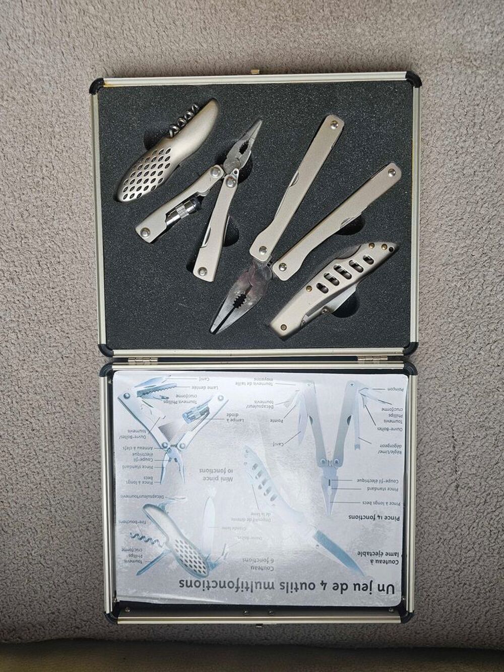 coffret couteaux multifonction. 