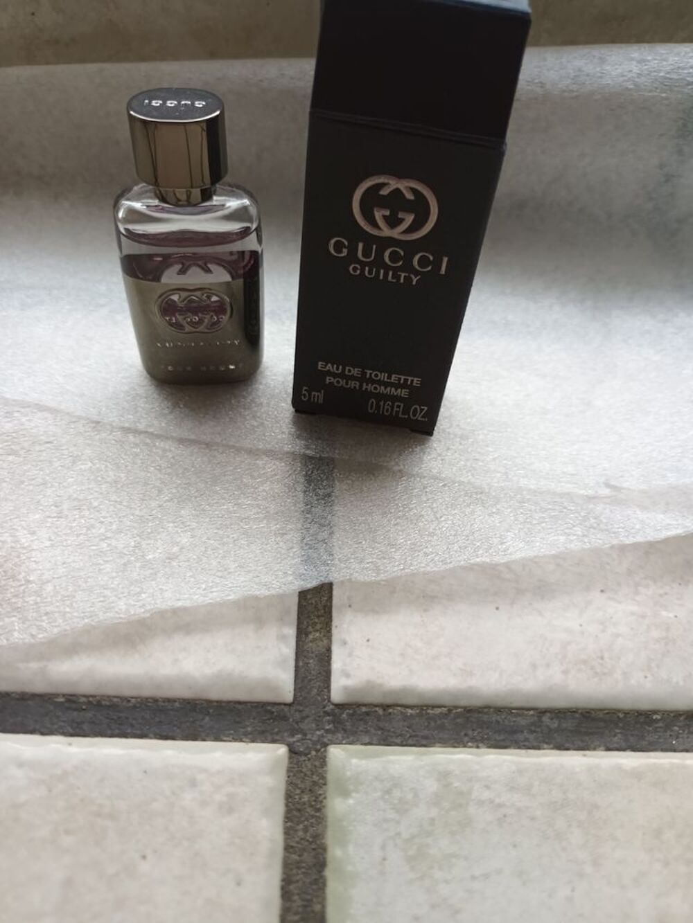 Miniature de parfum divers 