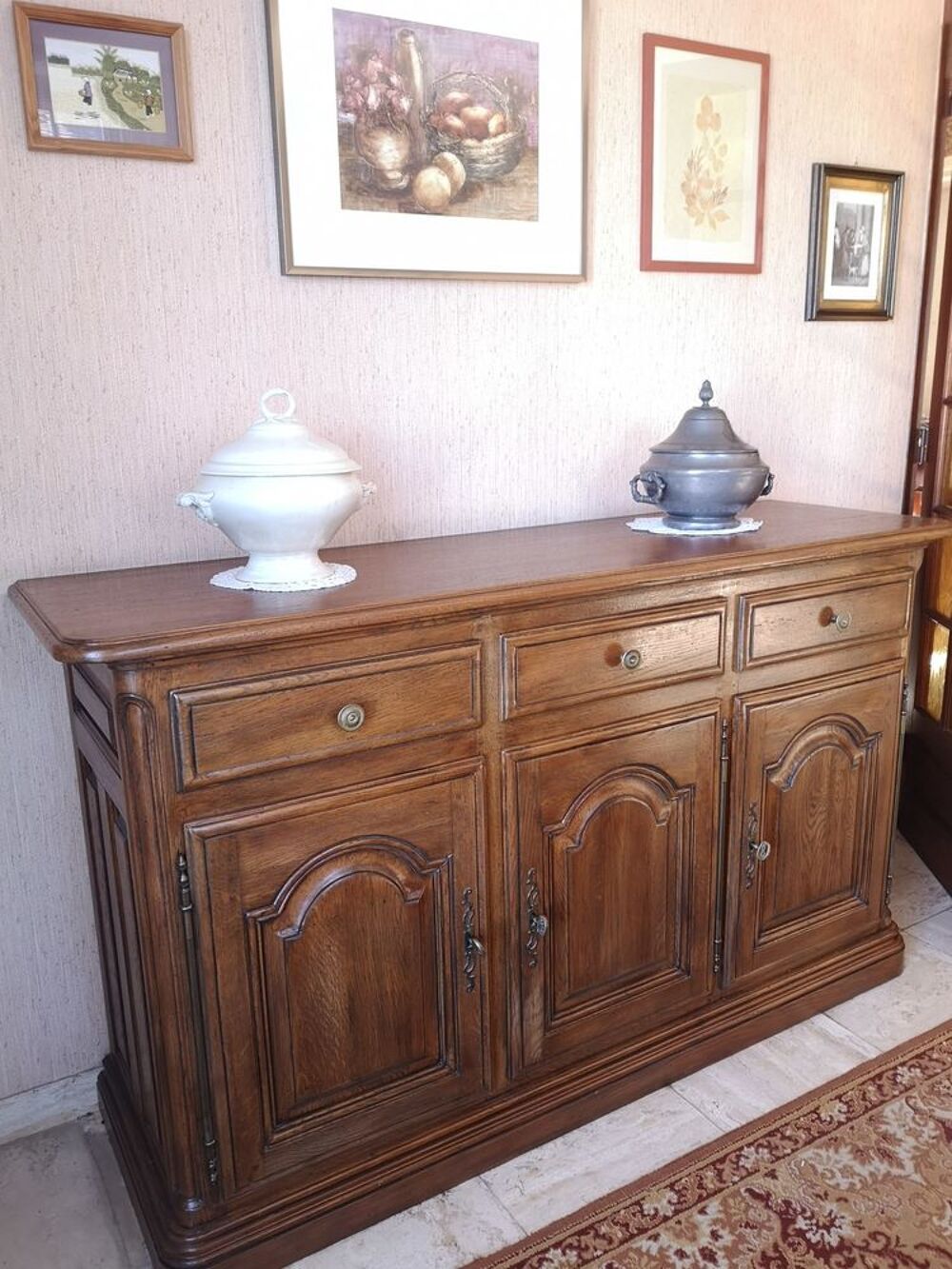 Buffet en bois ch&ecirc;ne fonc&eacute; 3 tiroirs 3 portes Meubles