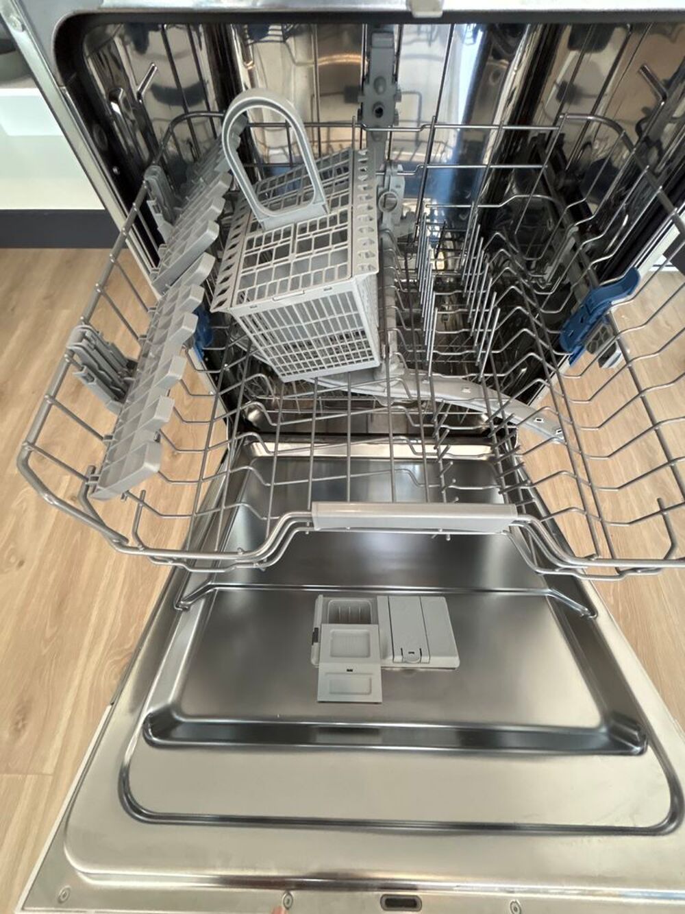 INDESIT - Lave vaisselle tout integrable / encastrable 60 cm Electroménager