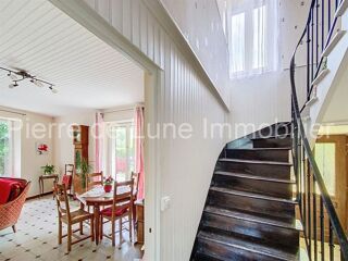  Maison  louer 8 pices 241 m