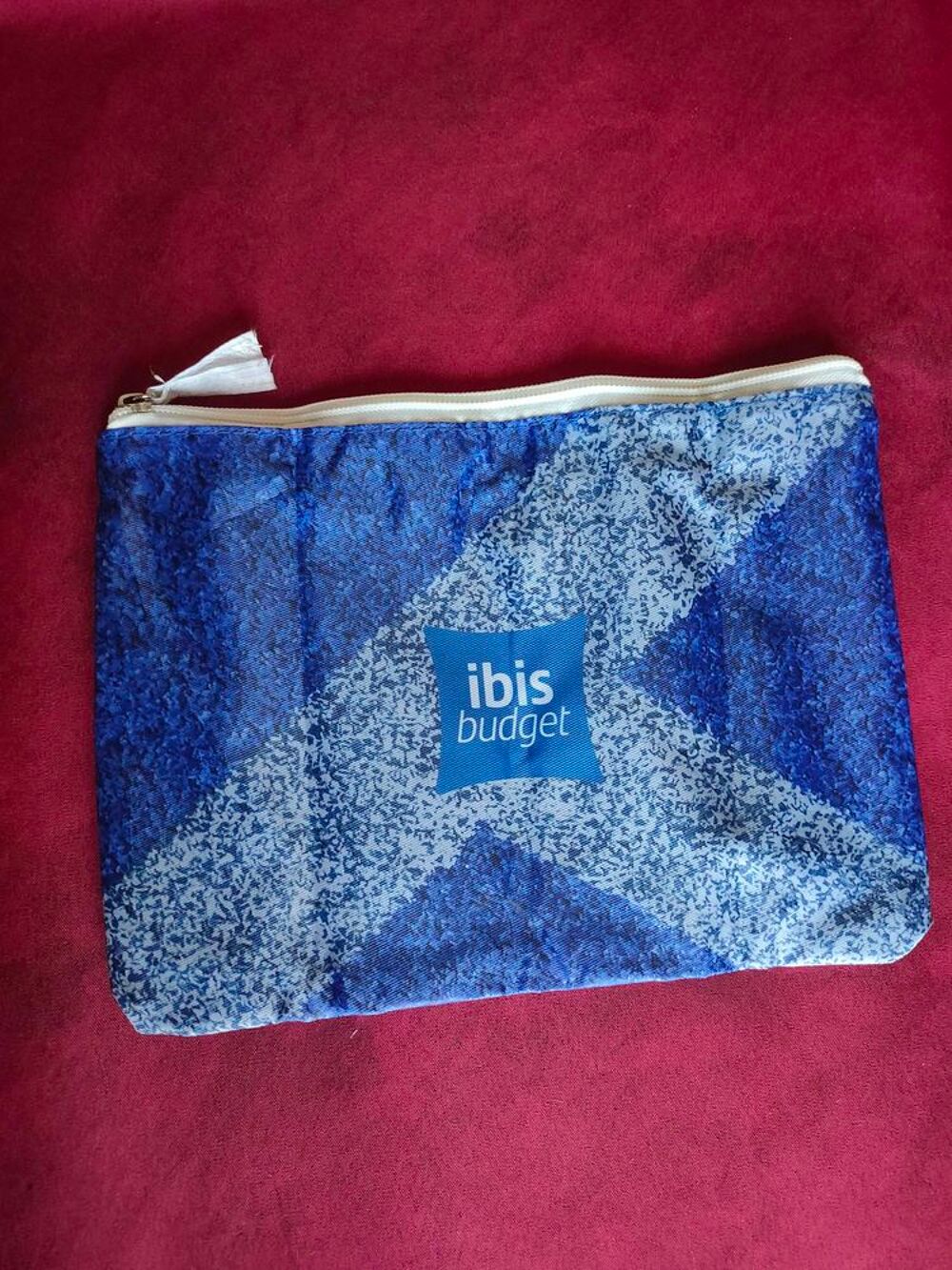 Trousse &agrave; toilette ibis styles -ibis budget neuf jamais servi Maroquinerie