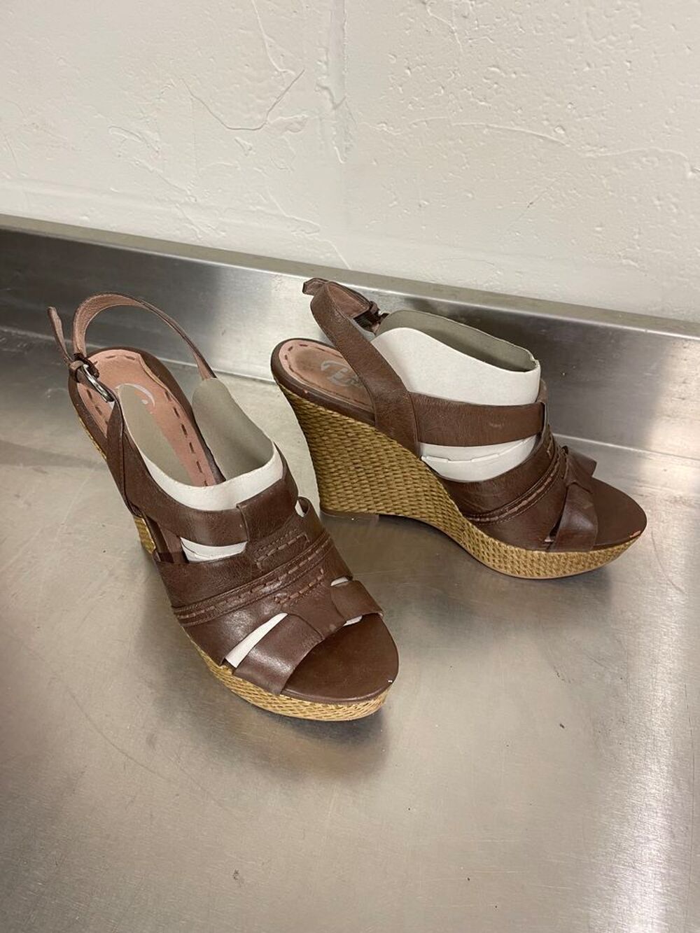 Sandales espadrilles en cuir marron Chaussures