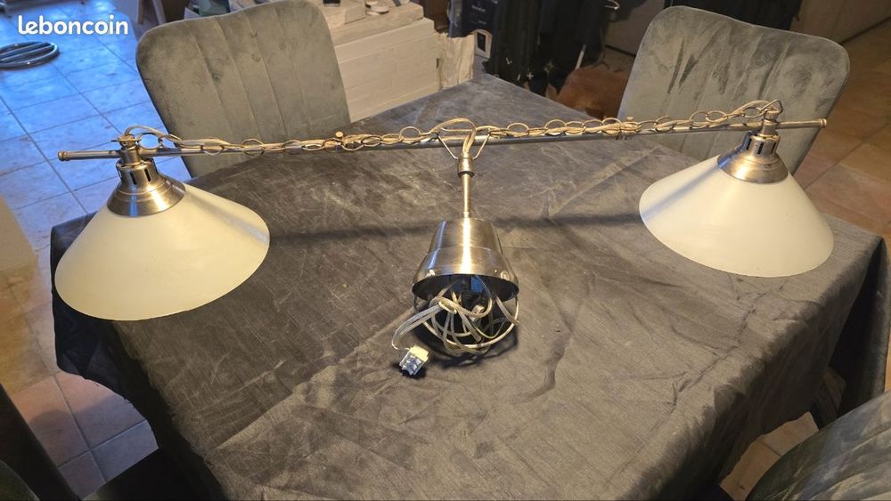 2 lustres 150 cm plus 2 autres Décoration