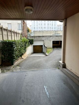  Parking / Garage à louer 11 m²
