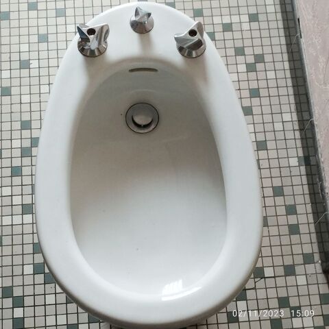 Bidet fixation au sol fabrication francaise 15 Cachan (94)