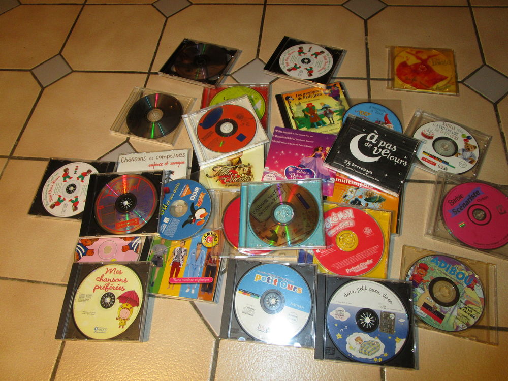 LOT 27 CD POUR ENFANT CHANSONS JEUX CD et vinyles