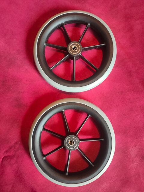 2 roues pour fauteuil roulant diamtre 20 cm neuves 30 Avermes (03)