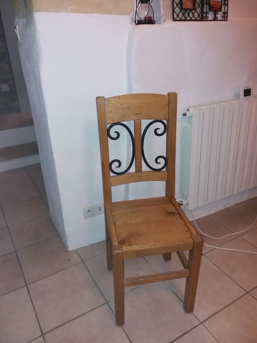 Lot 6 Chaises fer forg&eacute; et bois ch&ecirc;ne massif
Meubles