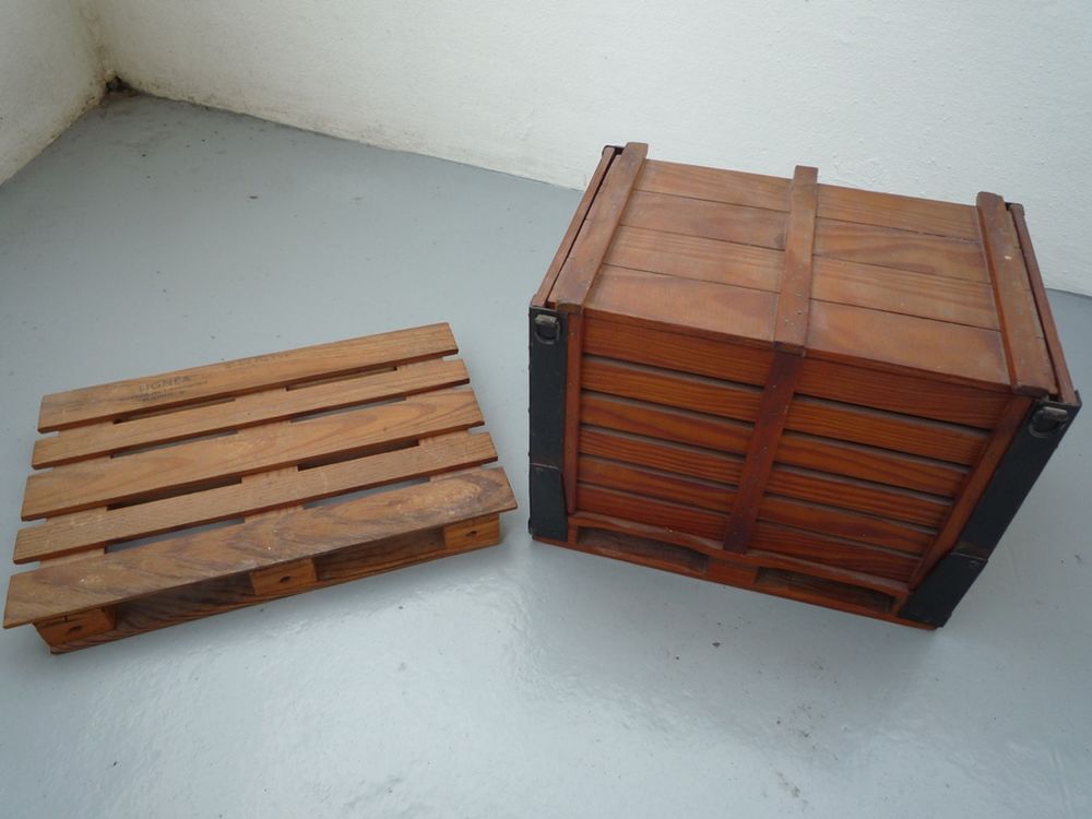 Maquette conteneur caisse maritime en bois 
