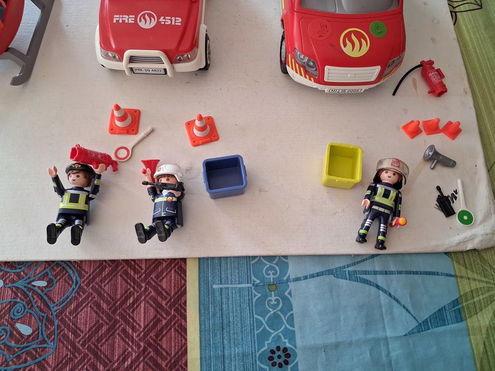 PLAYMOBIL LOT POMPIER 2 VOITURE +1 HELICO Jeux / jouets