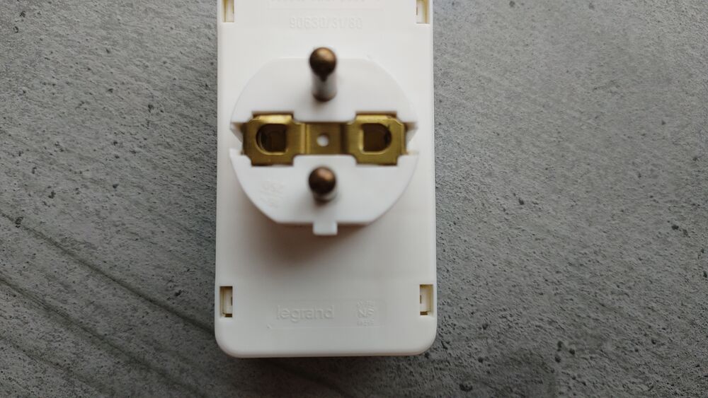 Multiprise Double LEGRAND - 16A - NF - 3.680 W Max Bricolage