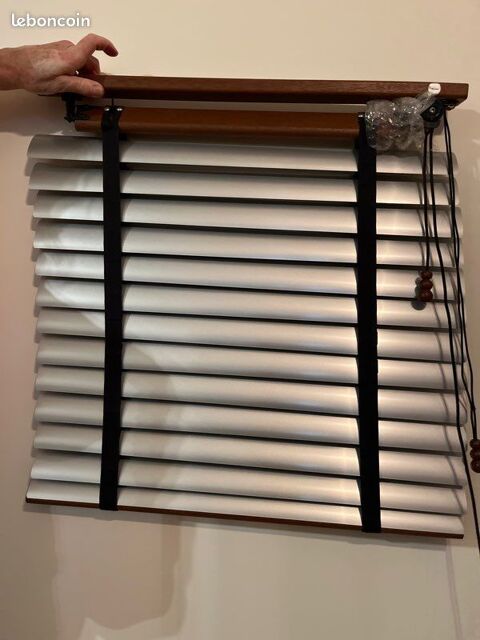 Store V�nitien neuf � lames en alu support bois exotique 60x 12 Neuilly-sur-Seine (92)