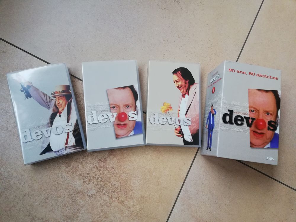 3 CASETTES VIDEO RAYMOND DEVOS Photos/Video/TV