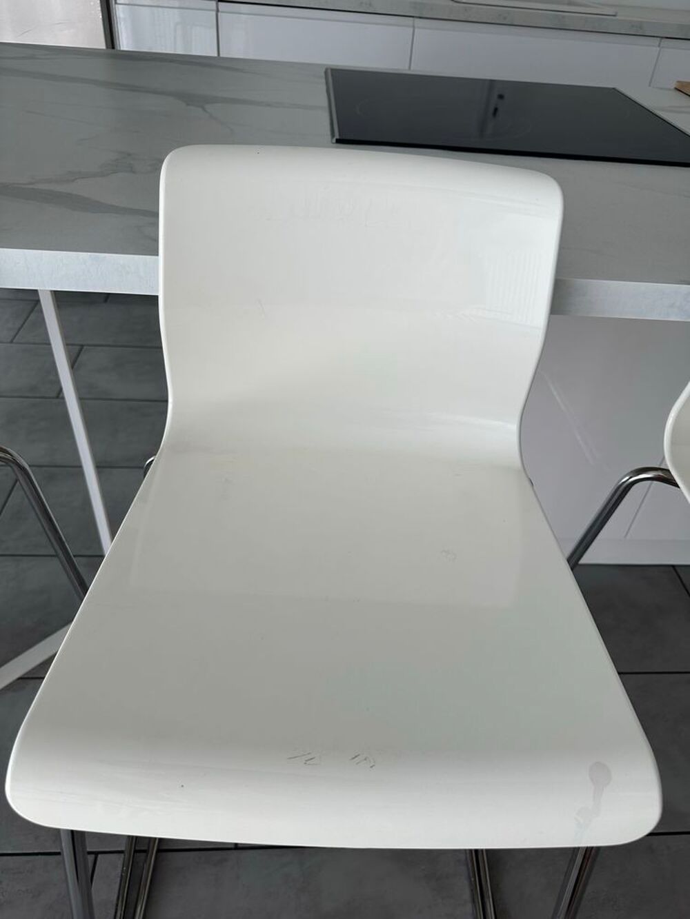 Lot de 4 tabourets hauts design blancs Meubles