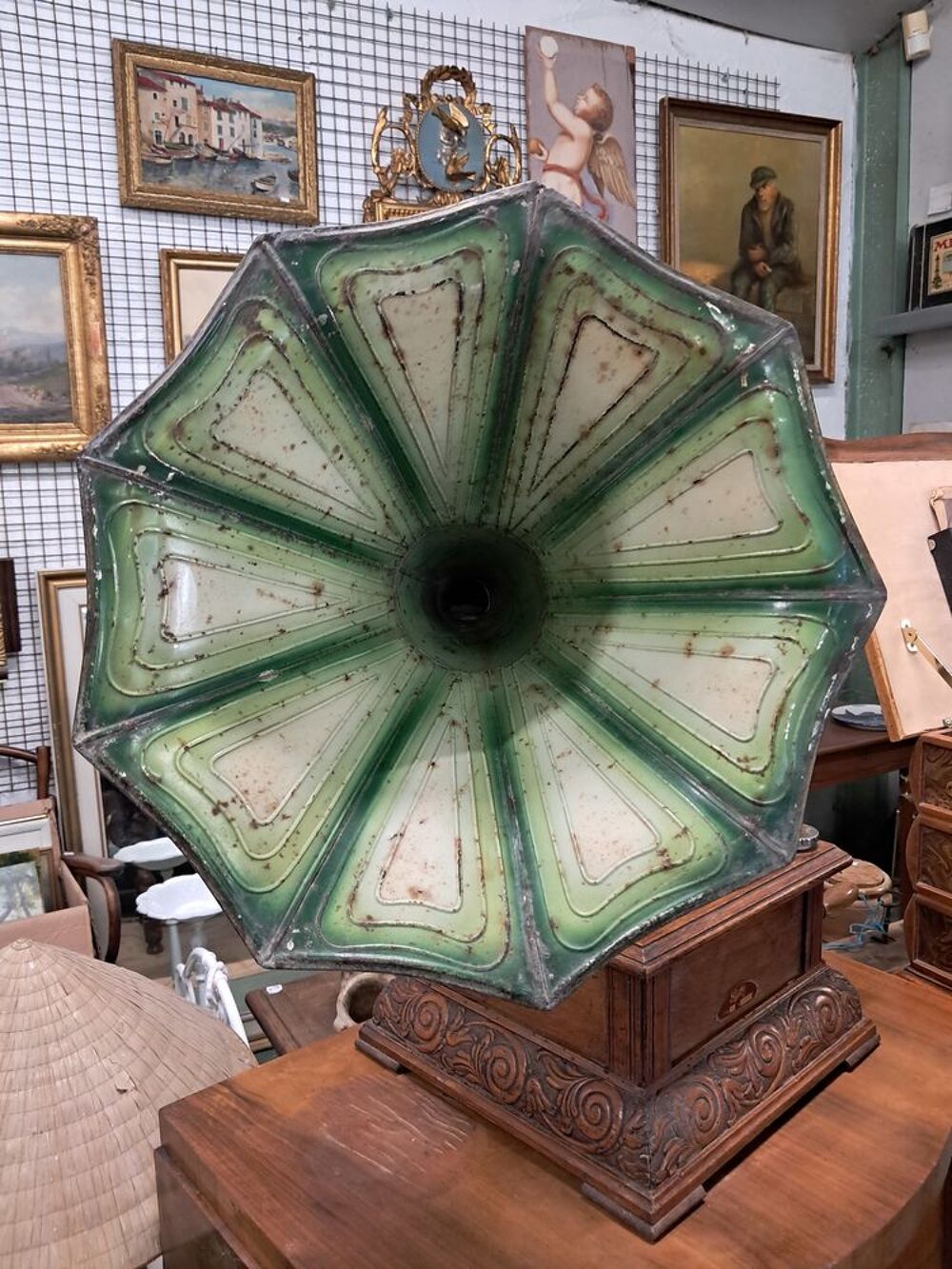 Phonographe ancien, marque Path&eacute; r&eacute;alis&eacute; par J.Saraudy &agrave; Limoges Meubles