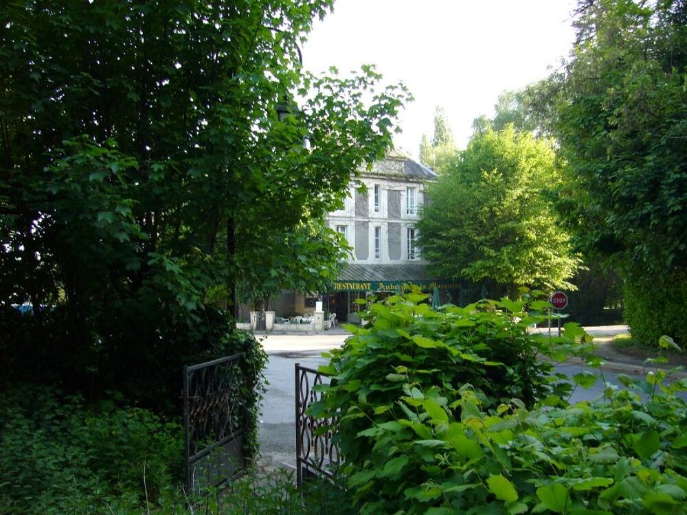 Vente Parking/Garage Petit garage sur terrain centre ville Arnac-pompadour