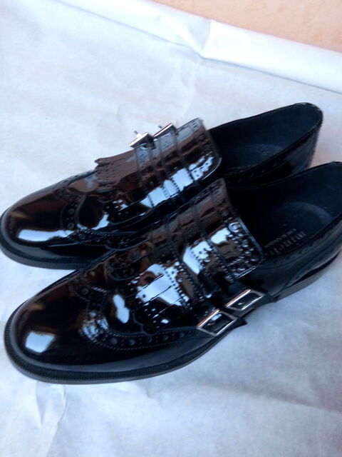 Chaussures vernis noire pointure 40 60 Auneau (28)