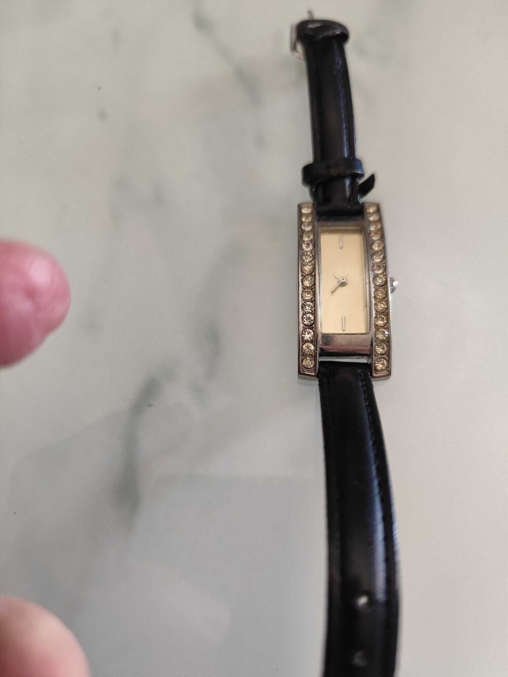 deux jolies montres Bijoux et montres
