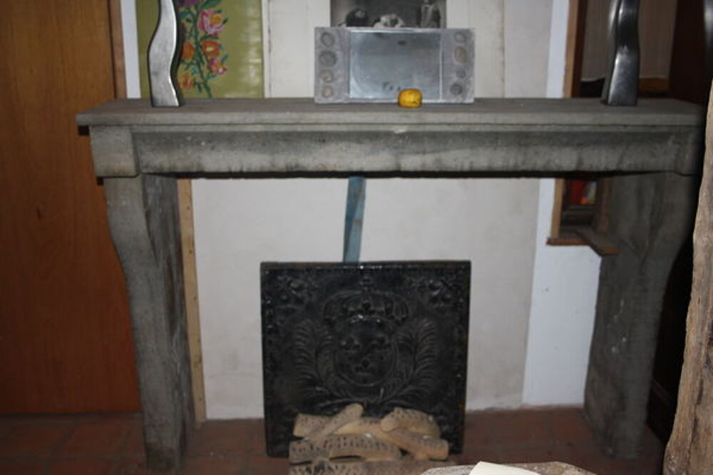 Chemin&eacute;e en pierre Décoration