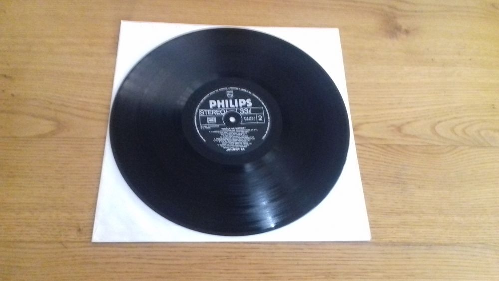 33t Johnny Hallyday - Dr&ocirc;le de M&eacute;tier (1984) Original CD et vinyles