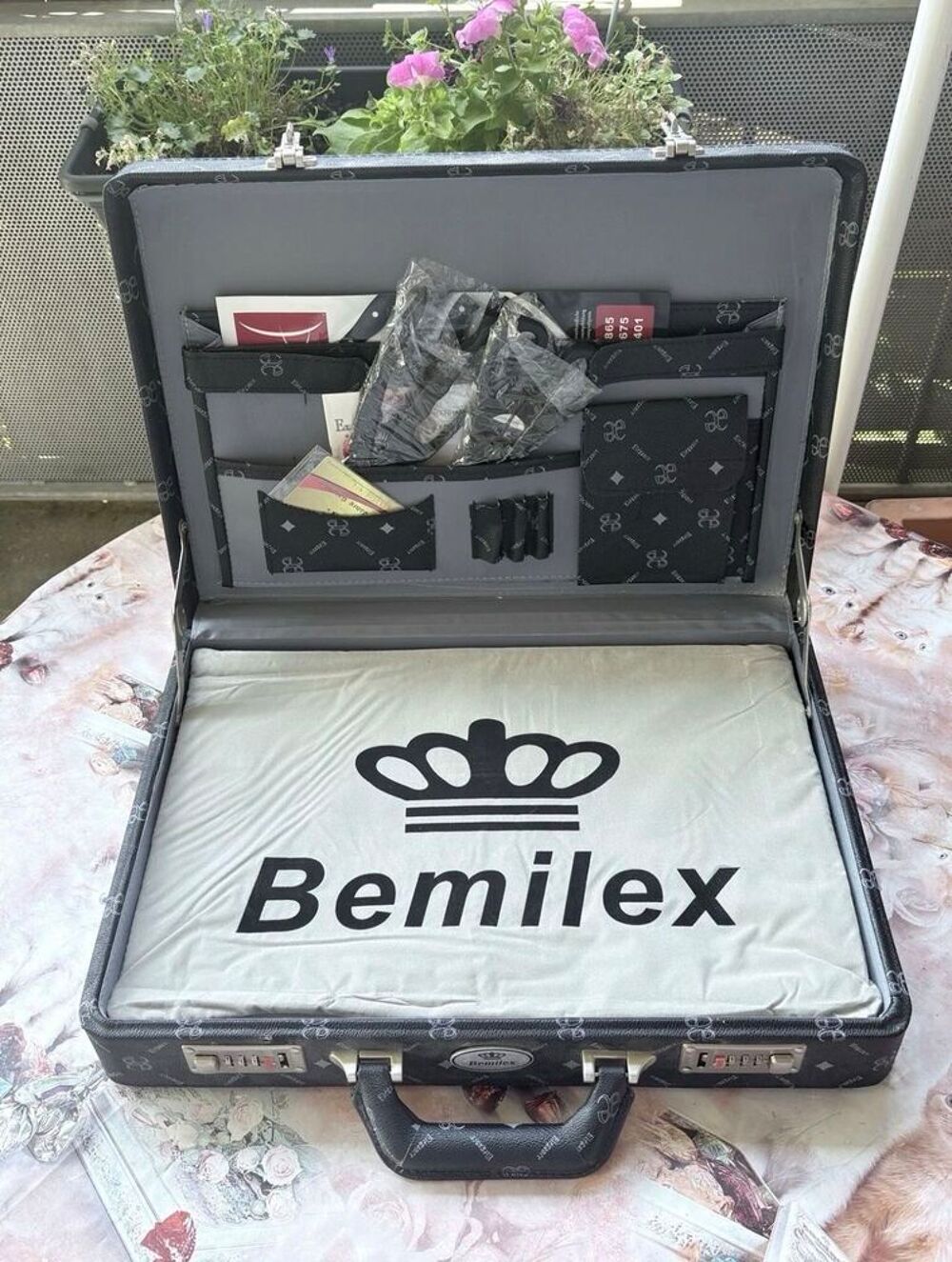 Bemilex set couteaux inox noir/ argent&eacute; avec &eacute;tui Cuisine