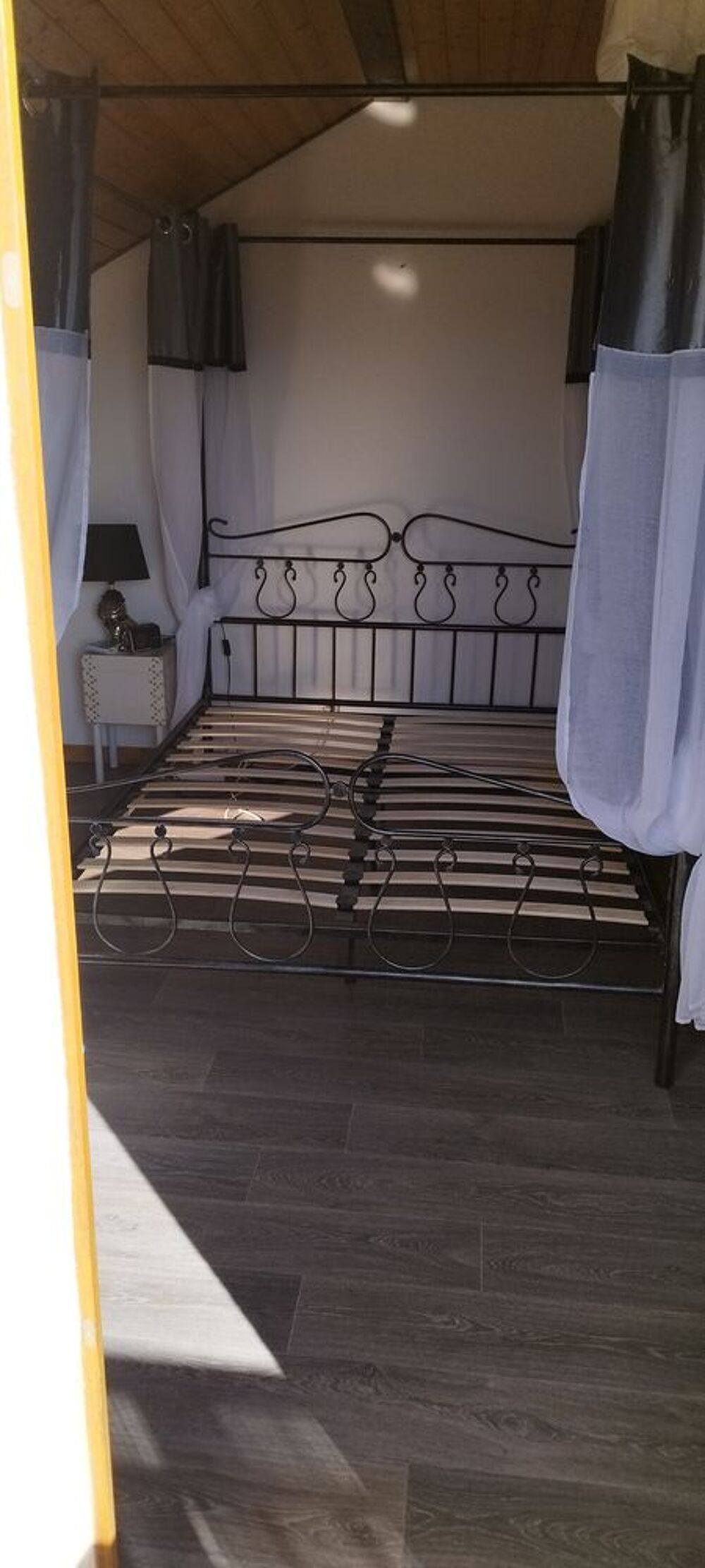 Lit m&eacute;tal baldaquin Meubles