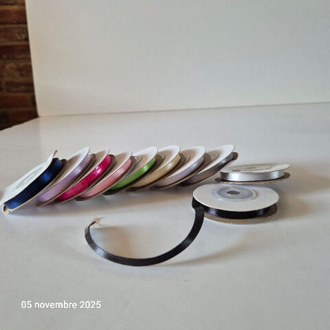 Lot de 10 bobines de ruban double satin, 10 Saumur (49)