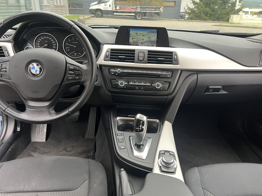 S&eacute;rie 3 320i xDrive 184 ch 149 g Lounge A 2015 occasion 73000 Chamb&eacute;ry