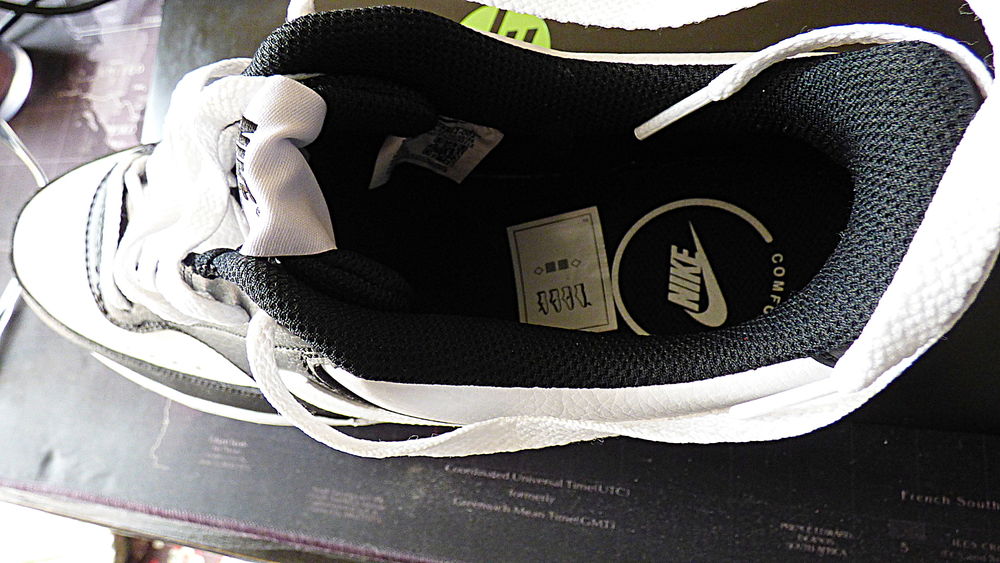Basket NIKE neuves Chaussures
