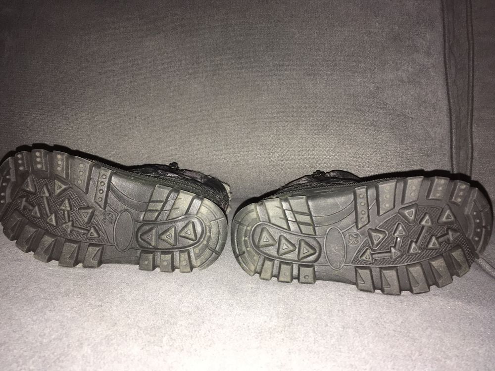 Bottes hiver fourr&eacute;s pointure 23 Chaussures enfants