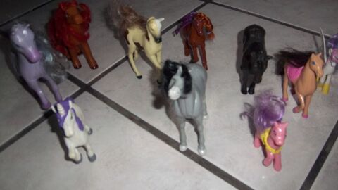Lot de 8 chevaux différentes tailles licornes 4 Colombier-Fontaine (25)
