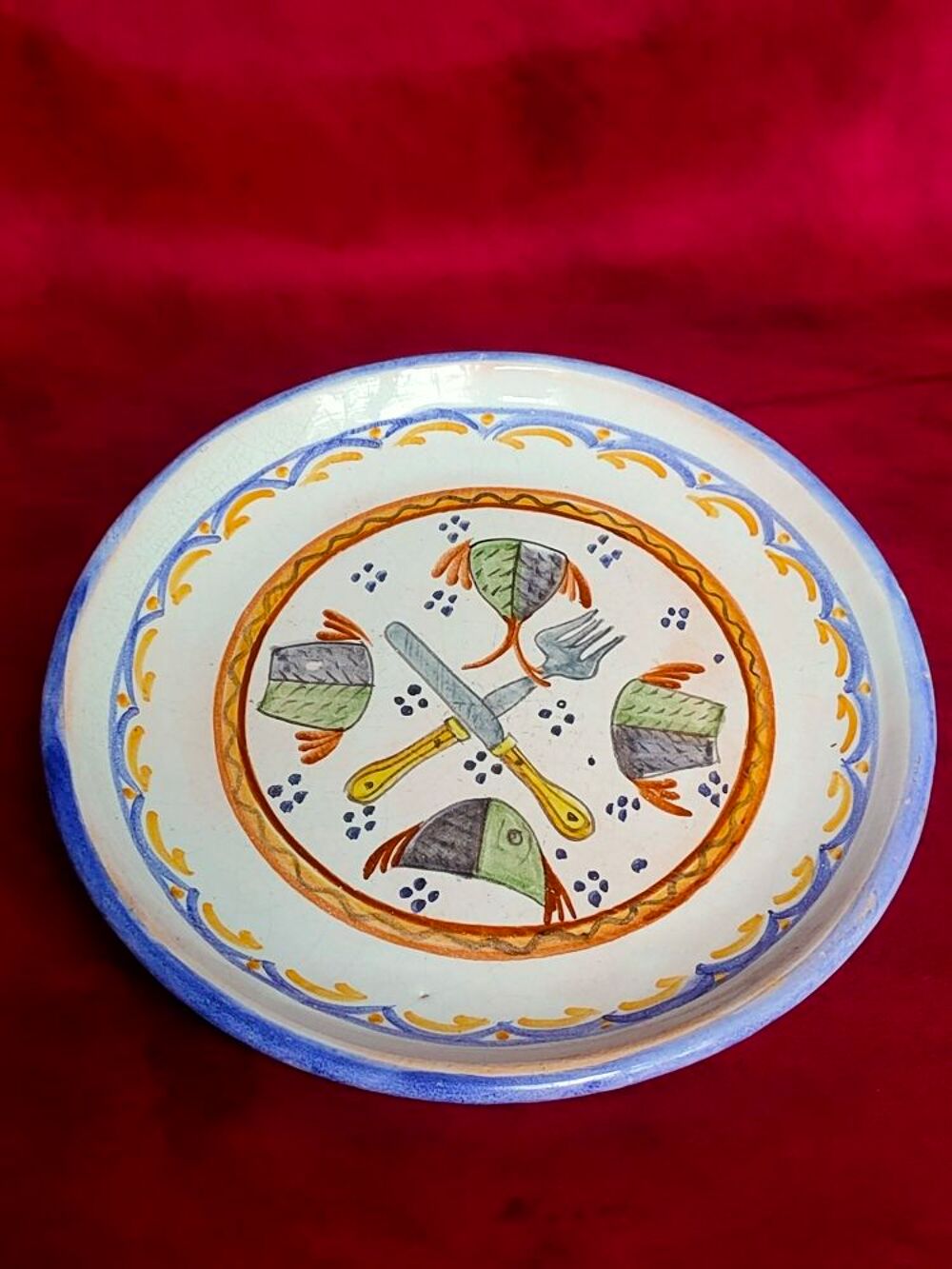 Ancienne assiette en gr&eacute; diam&egrave;tre 23 cm Dcoration