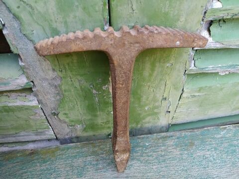 Outil Ancien Enclume Bigorne Forgeron 60 Loches (37)