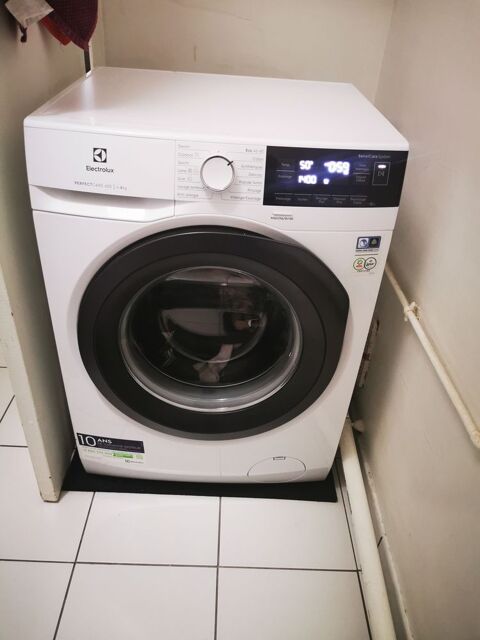 machine à laver Electrolux sous garantie 380 Paris 14 (75)