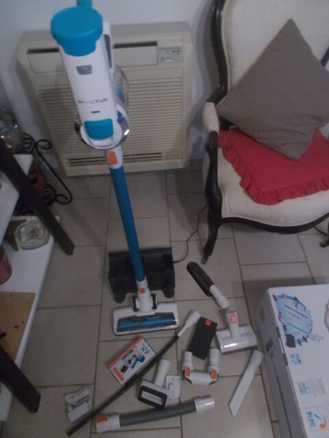 Aspirateur Invictus x 7  pour 21 pièces  neuf faire prix
200 Saran (45)