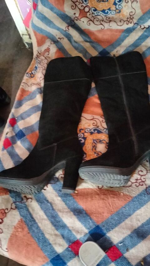 Bottes cuir Bata pointure 38 tr�s bon �tat 18 Cachan (94)