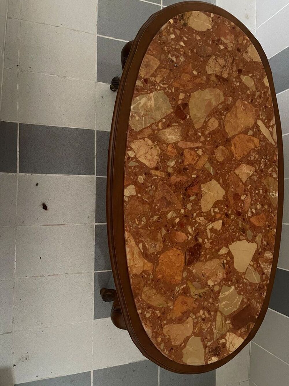 Table basse classique ovale bois et plateau marbre rouge Meubles