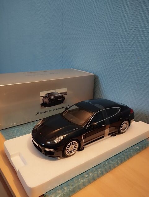 Porsche Panamera Turbo S 1/18 180 Aniche (59)