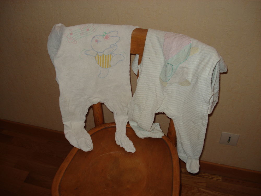 Pyjamas blanc et blanc motif 2 ans et bien autres Vêtements enfants